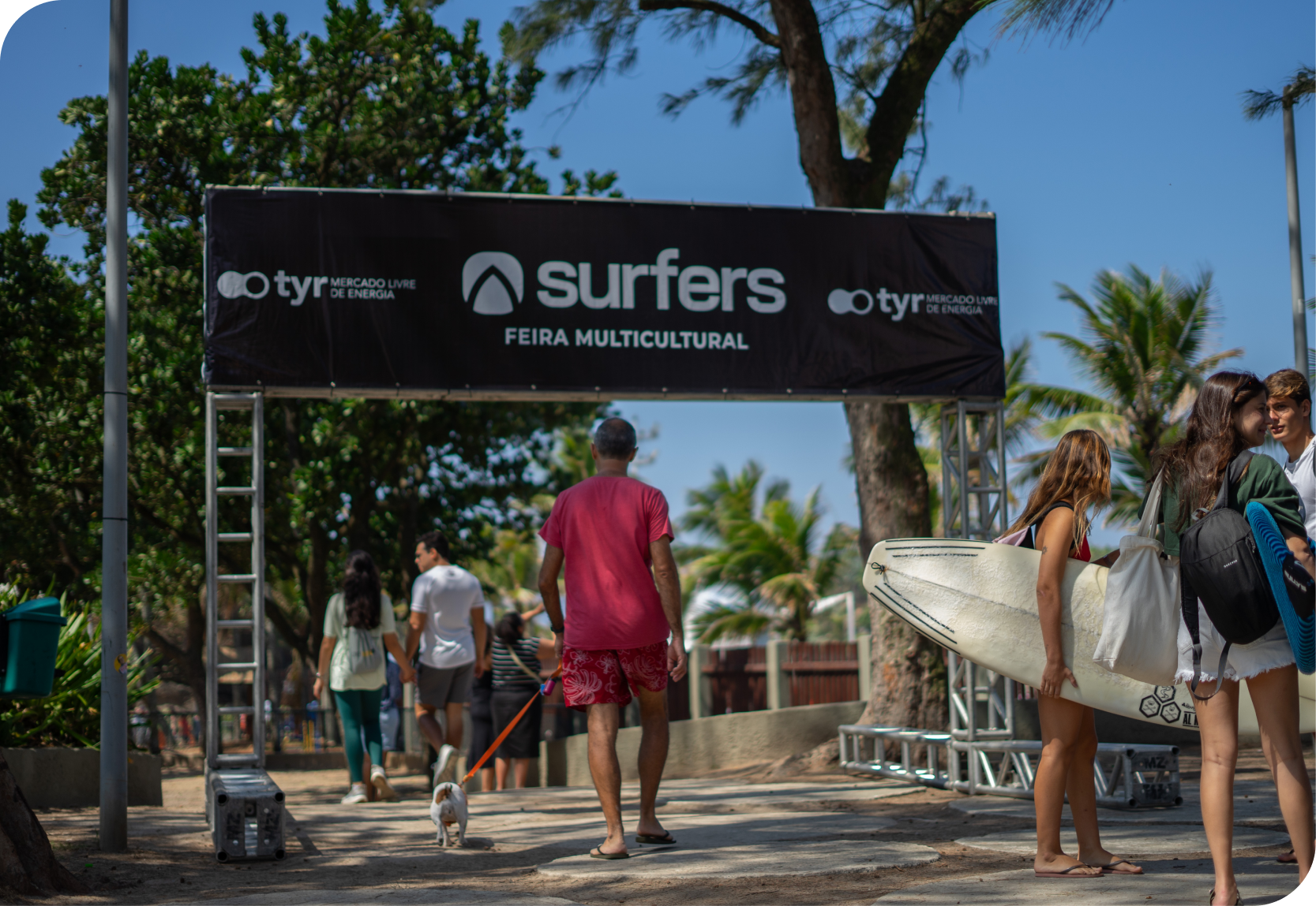 surfers (2)